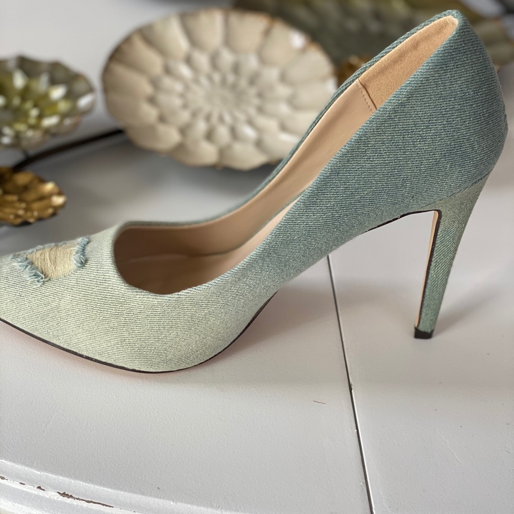 Pumps - Picture 3 of 4